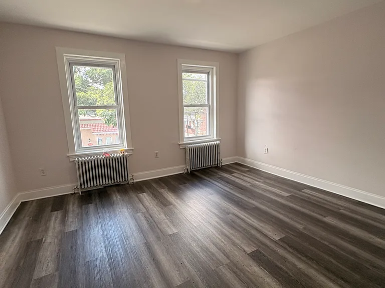 767 Roebling Ave — Photo 11