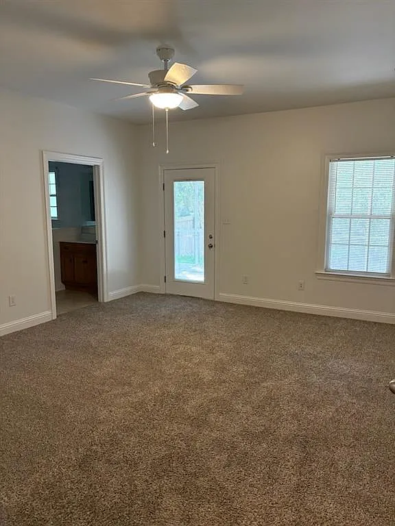3 bed, 2.0 bath, 1803 sqft, $2,095 — Photo 4