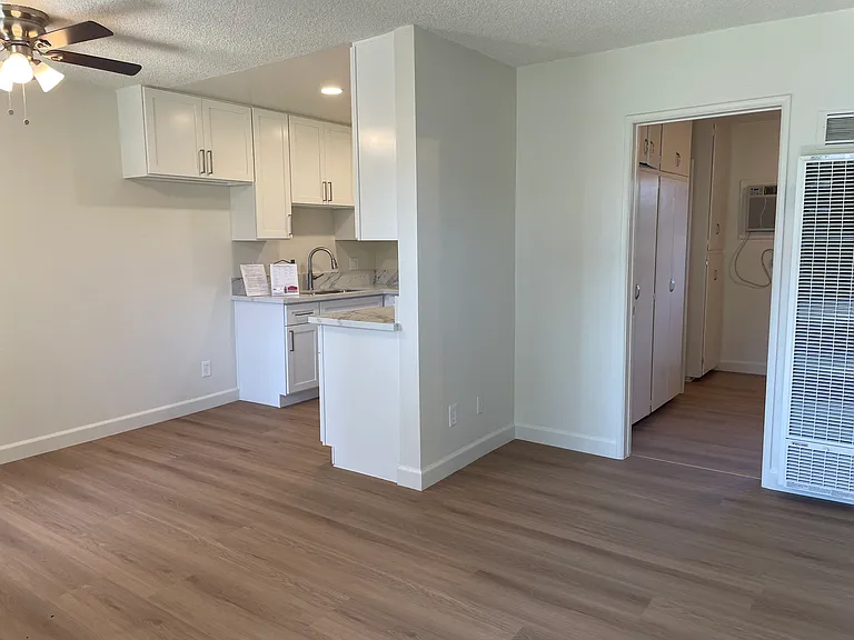 1196 W Valencia Dr #E — Photo 8