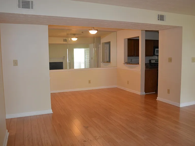 4001 Riverlook Pkwy SE — Photo 8