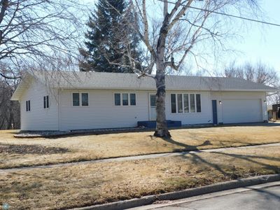 513 3rd Ave W, West Fargo, ND, 58078