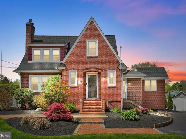 1828 Fitzwatertown Rd, Willow Grove, PA 19090