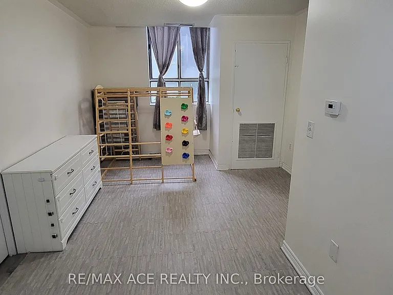 10 Stonehill Ct #107 — Photo 13