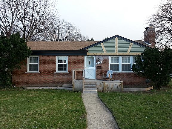 2nd image of 32831 Vermont St