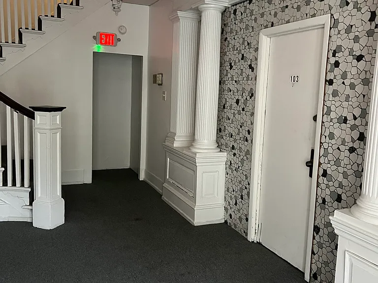 15 S Oakland Ave #103 — Photo 2