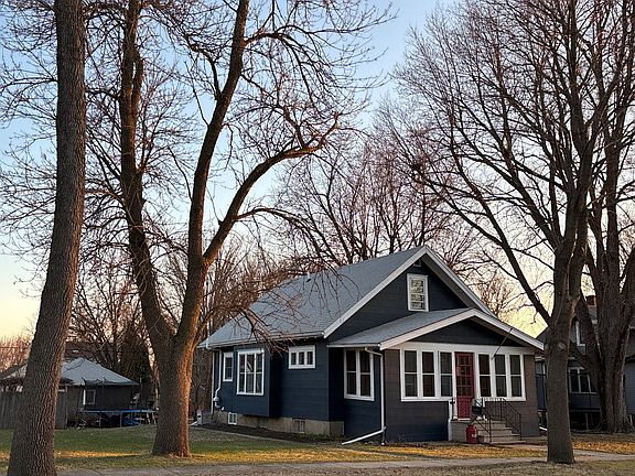 2nd image of 507 W Luverne St