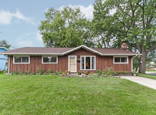 902 Vine St, Streamwood, IL