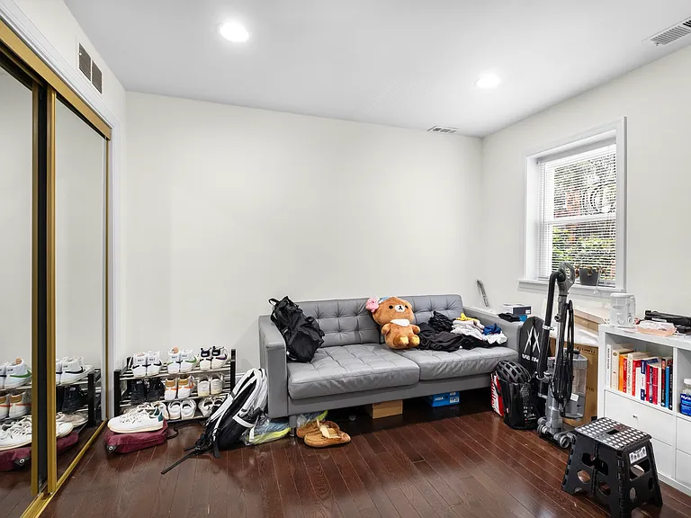 2046 Fitzwater St #2 — Photo 4
