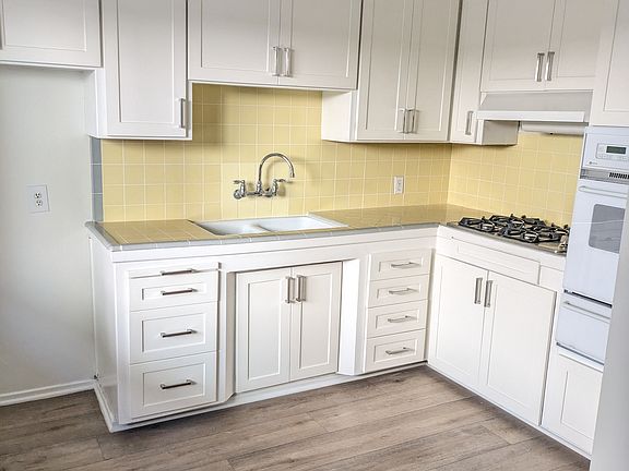 3rd image of 333 N Buena Vista St APT B