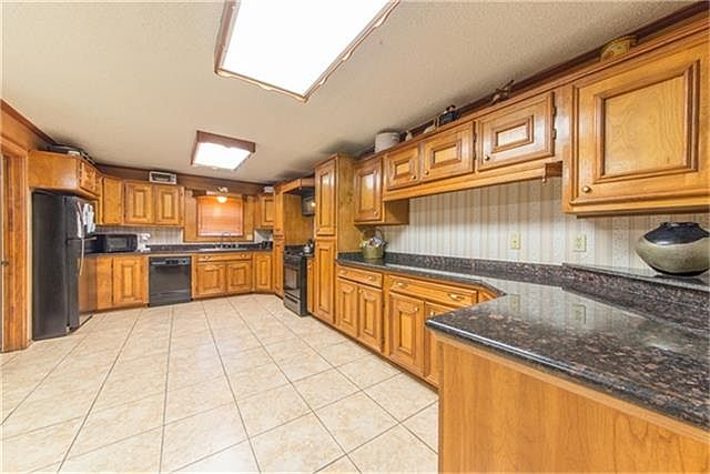 1st image of 121 S Orchid Dr