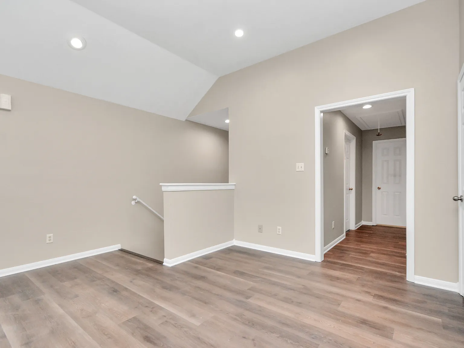 1165 Lovett St — Photo 3