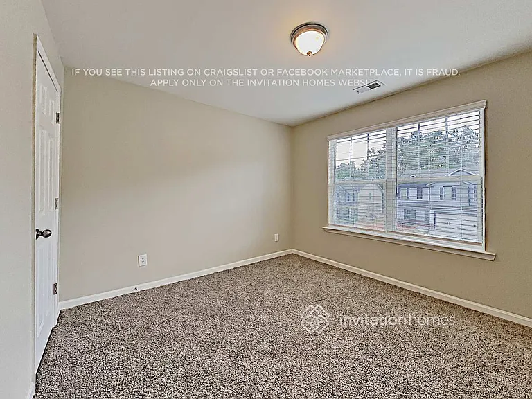 925 Donington Cir — Photo 14