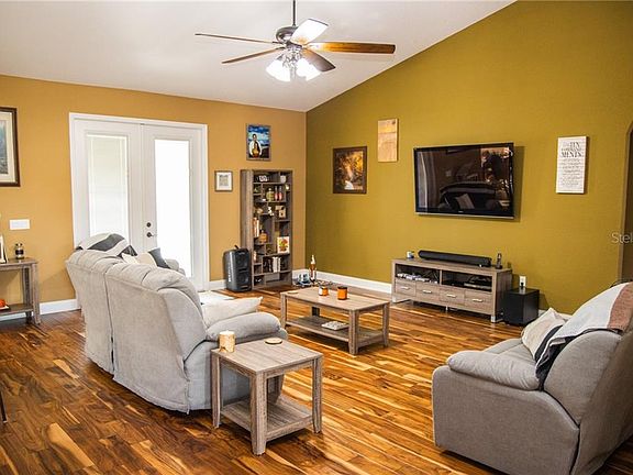 5th image of 2883 Seymore St