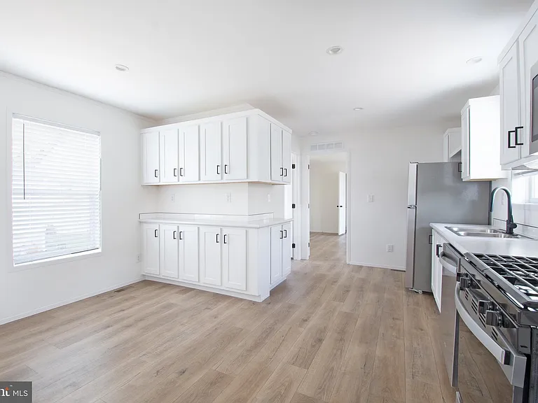 161 Carnation Dr #76 — Photo 12