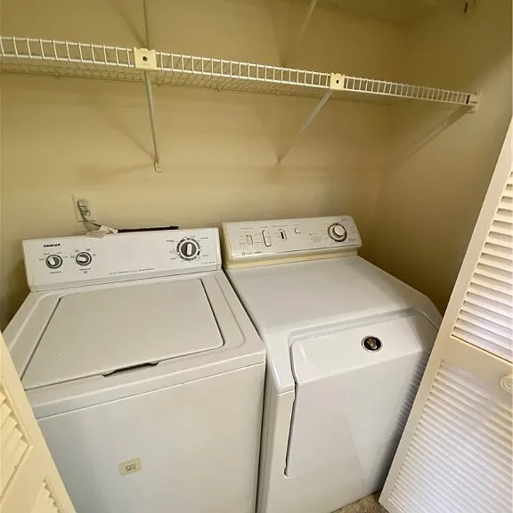 410 E Hall St #1/2 — Photo 5
