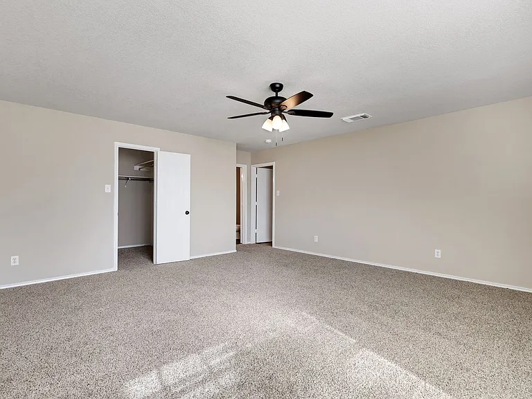 10331 Manor Crk — Photo 18