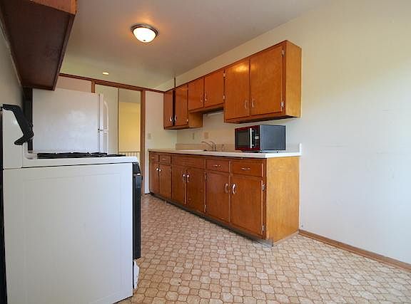 3rd image of 3730 NW 52nd St