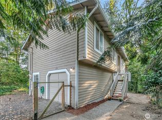 18610 5th Avenue NE, Suquamish, WA