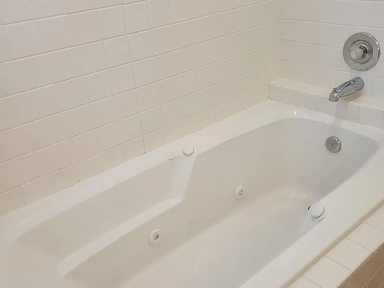 1707 E Woodchuck Ln — Photo 12