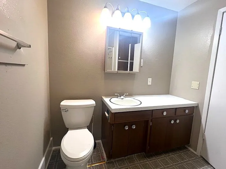 815 Story St — Photo 15