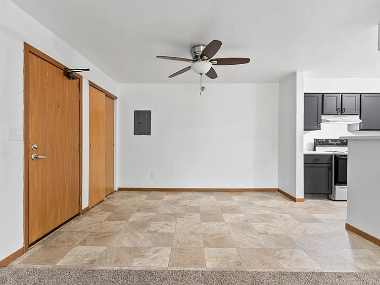City View Apartments — Photo 7