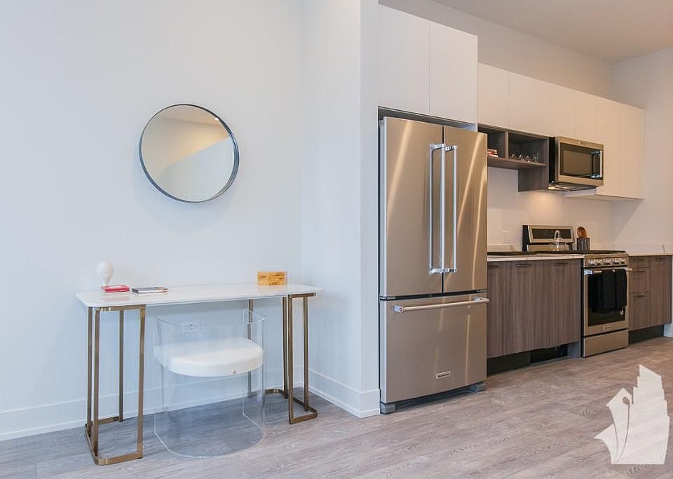 1st image of 854 N Larrabee St #414