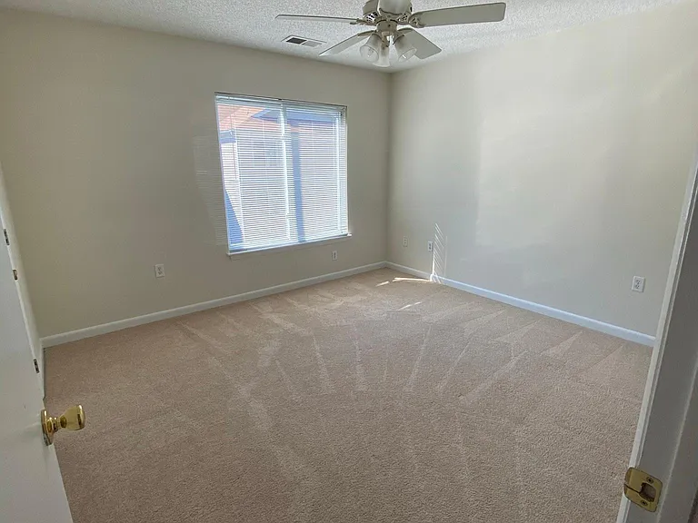 Lake Park Co-living Rooms — Photo 17