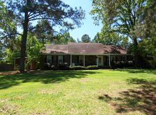9 Muscadine Ln, Hattiesburg, MS 39402