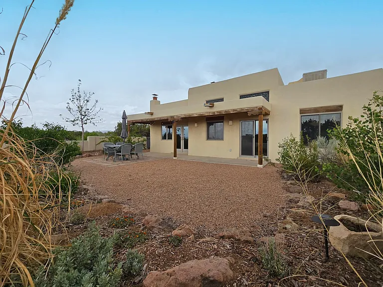 4 Inez Ct — Photo 38