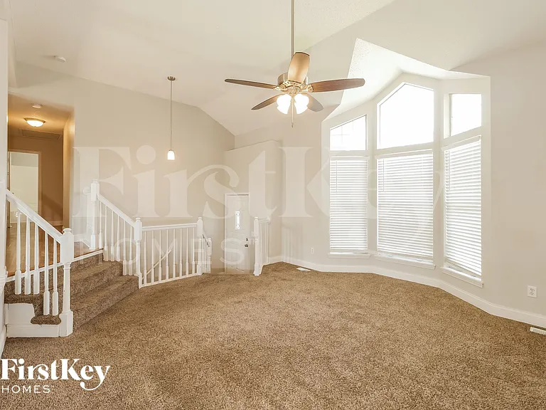 1607 Stasi Ave — Photo 4