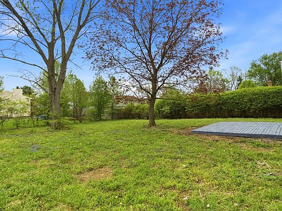 5th image of 8669 Ripton Dr