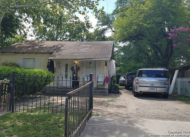2nd image of 706 Clovis Pl