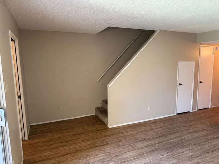 2419 Westholme Blvd — Photo 8