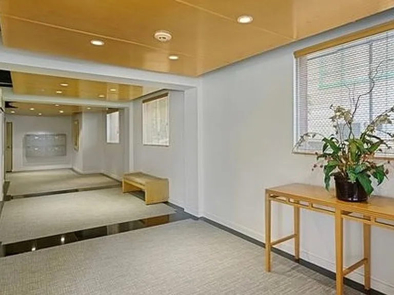 1222 S Westgate Ave #202 — Photo 17