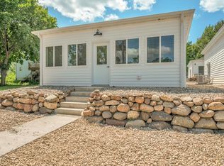 1502 Dundee Ave, Spirit Lake, IA 51360