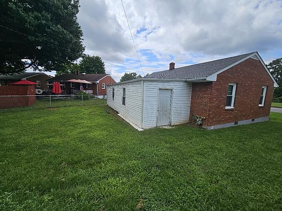 4th image of 1601 Cove Rd NW