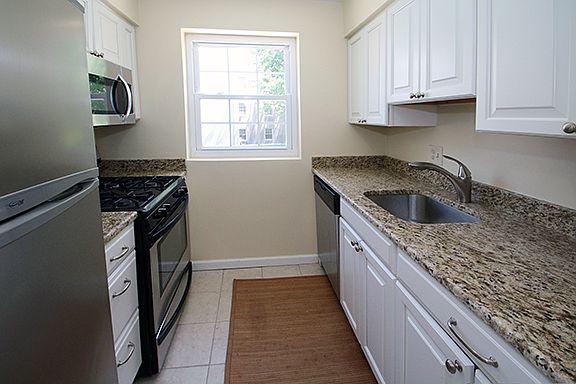 4th image of 2055 N Woodstock St APT 103