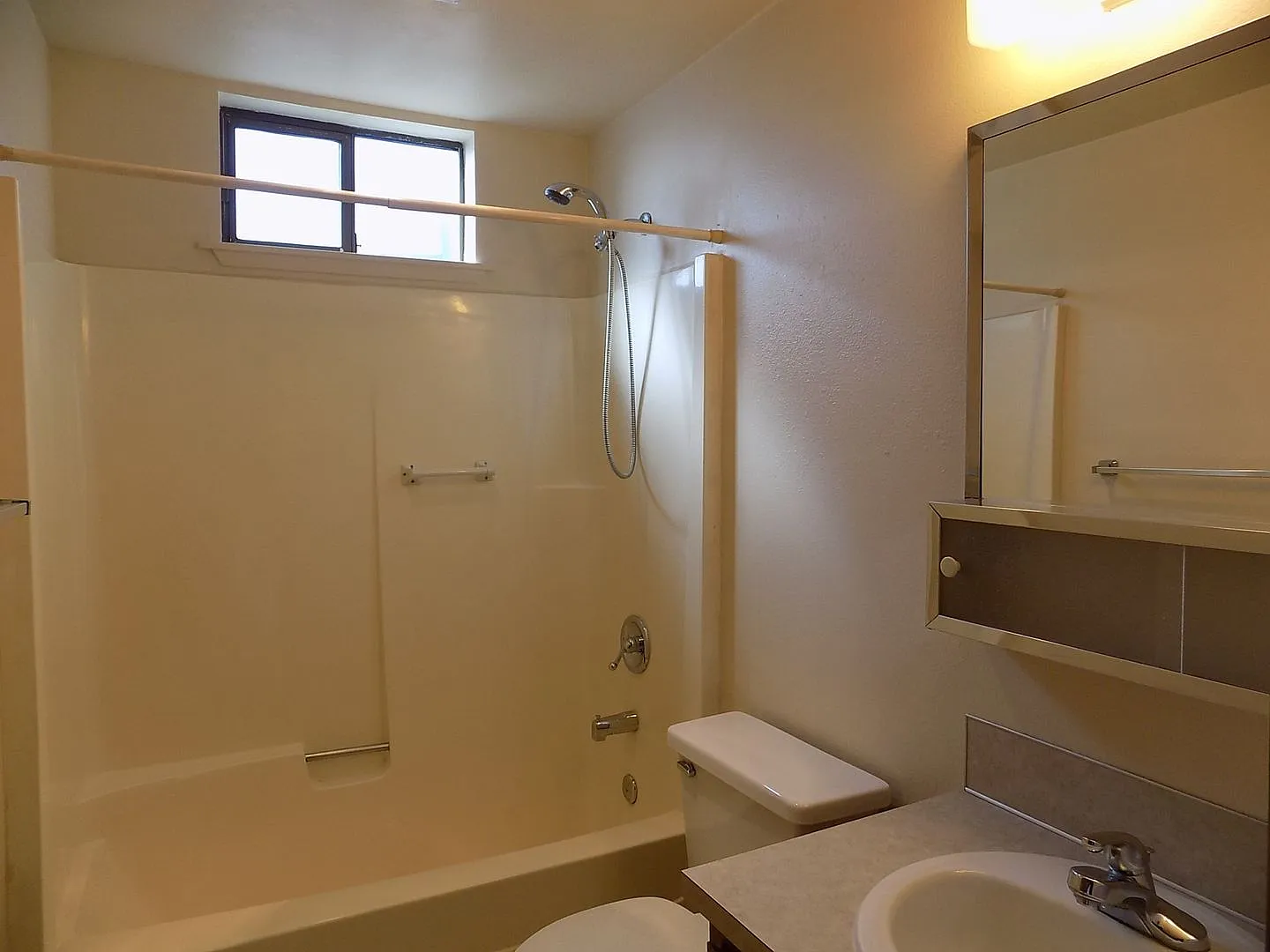 Park Place Condos (410 NE Izett St) — Photo 2