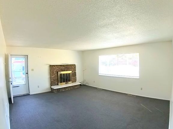 5th image of 307 University Dr #1