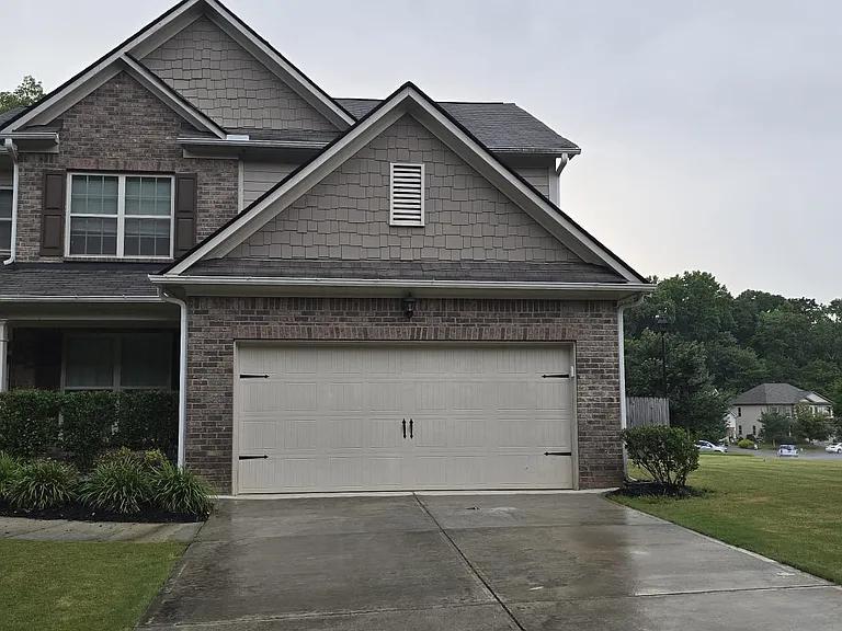 3985 Cordova Ln — Photo 2