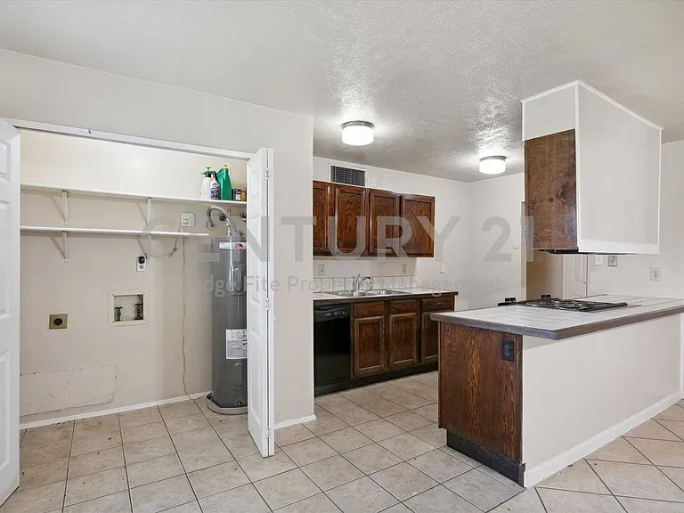 10217 Ironwood Ln — Photo 8