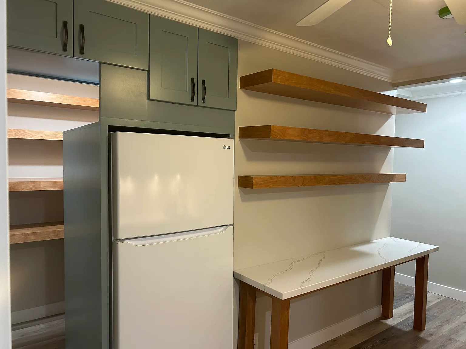 2 bed, 550 sqft, $2,150 — Photo 2