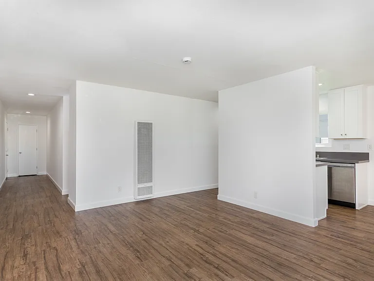 Crestview Apartment Homes — Photo 17