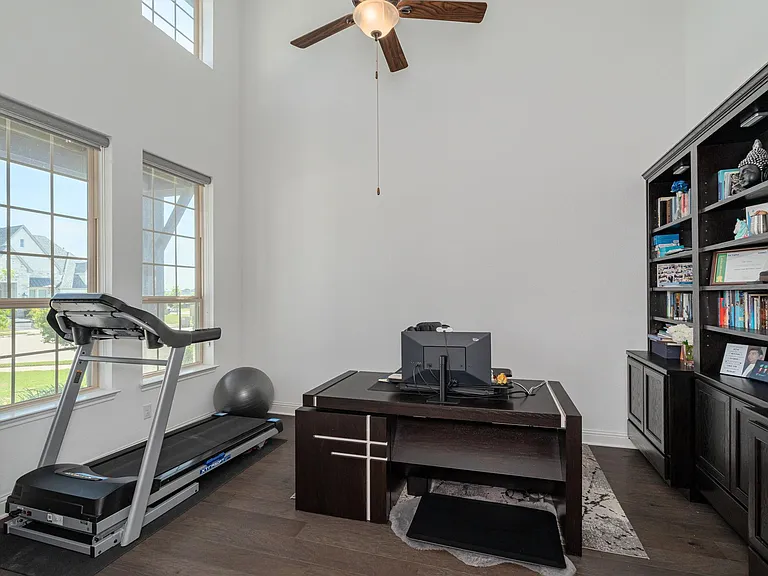 701 Star Meadow Dr — Photo 5