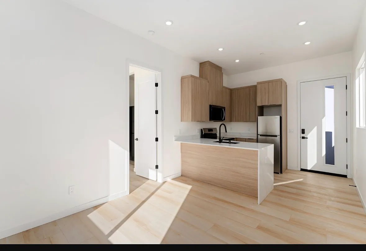 1 bed, 441 sqft, $2,495 — Photo 1