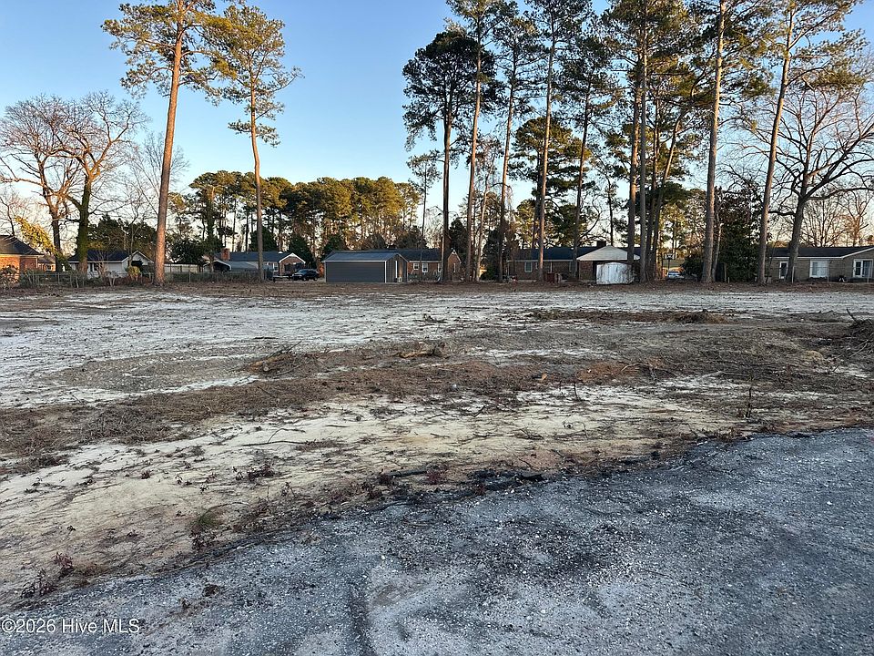 1st image of 102 Harris Court