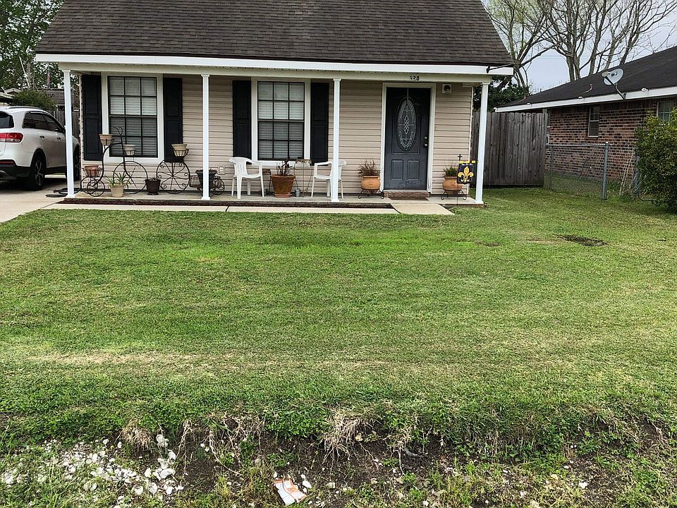 1st image of 328 Camille Dr