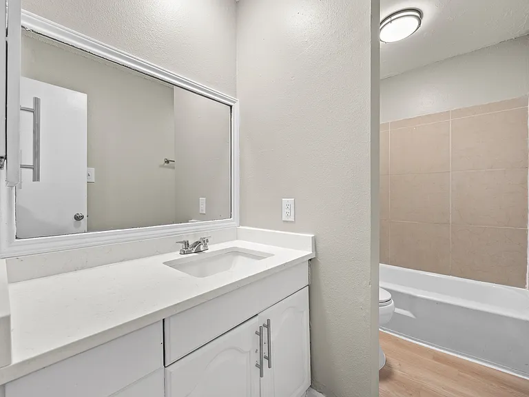 8903 Parkfield Dr #104 — Photo 9