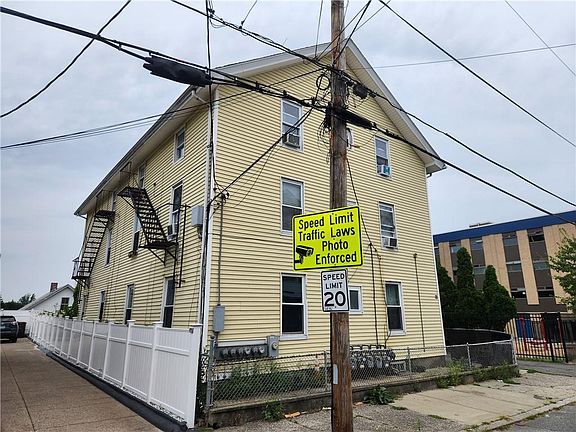 2nd image of 31 Lincoln Ave