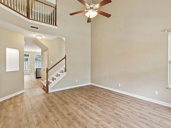 3rd image of 516 Griffin Cir